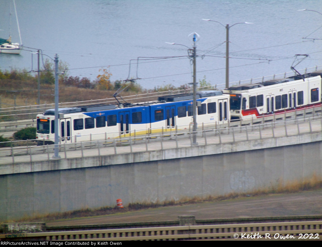 MAX Train on Tilicum Crossing